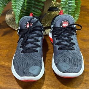 Nike Men's Black and Red Athletic Sneakers